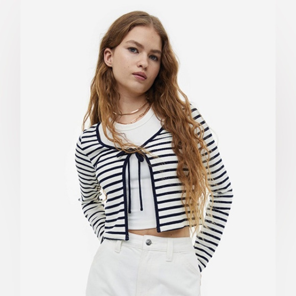 🆕 H&M | Tie-Front Cardigan in White/Navy Size Medium